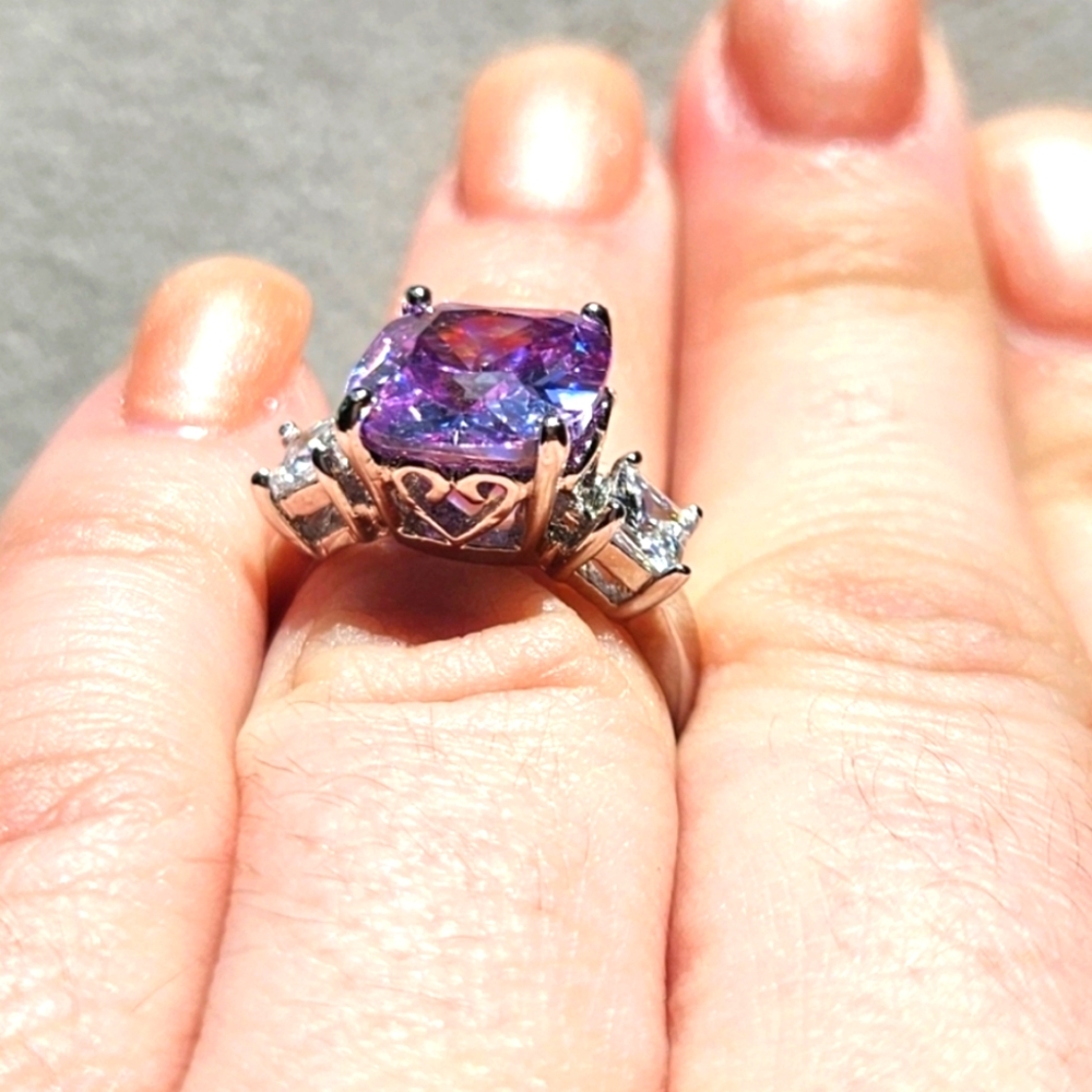 Lavender Shade of Amethyst & White Topaz Ring NWOT Size 5 - Picture 5 of 8